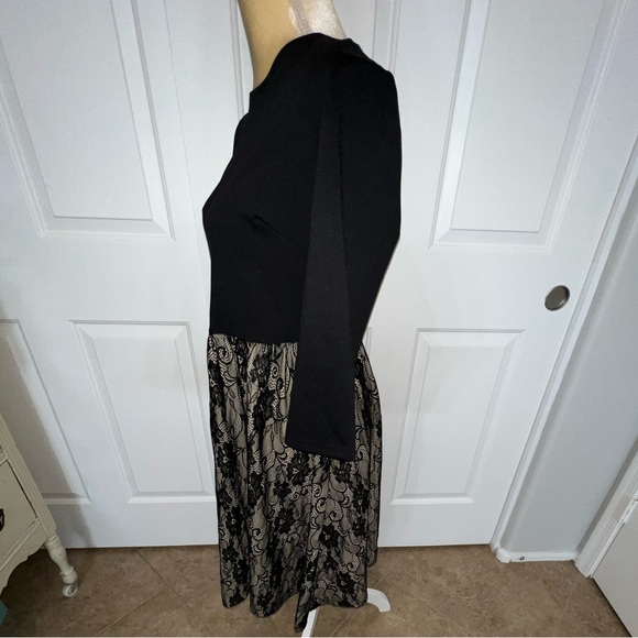 $5 BEAUTIFUL BLACK LACE DRESS SIZE MED. $5 WHEN BUNDLED - Picture 7 of 8